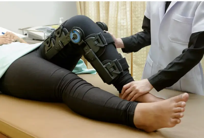 Robotic knee replacement surgery